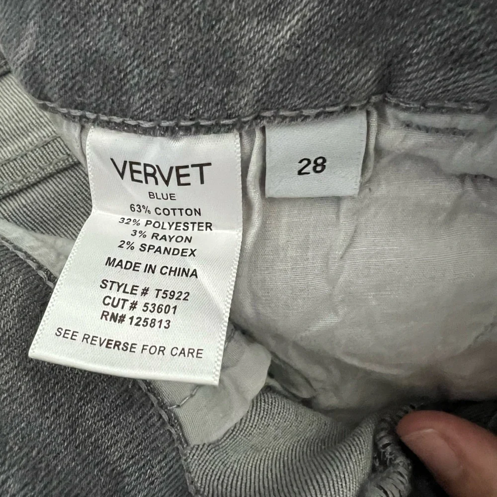 NWT Vervet Women's Gray Jeans - Picture 2 of 4